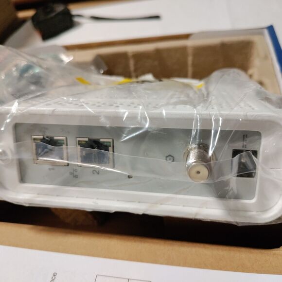 ARRIS (SB8200) - Cable Modem - Fast DOCSIS 3.1 , Approved for Comcast Spectrum - Picture 5 of 5